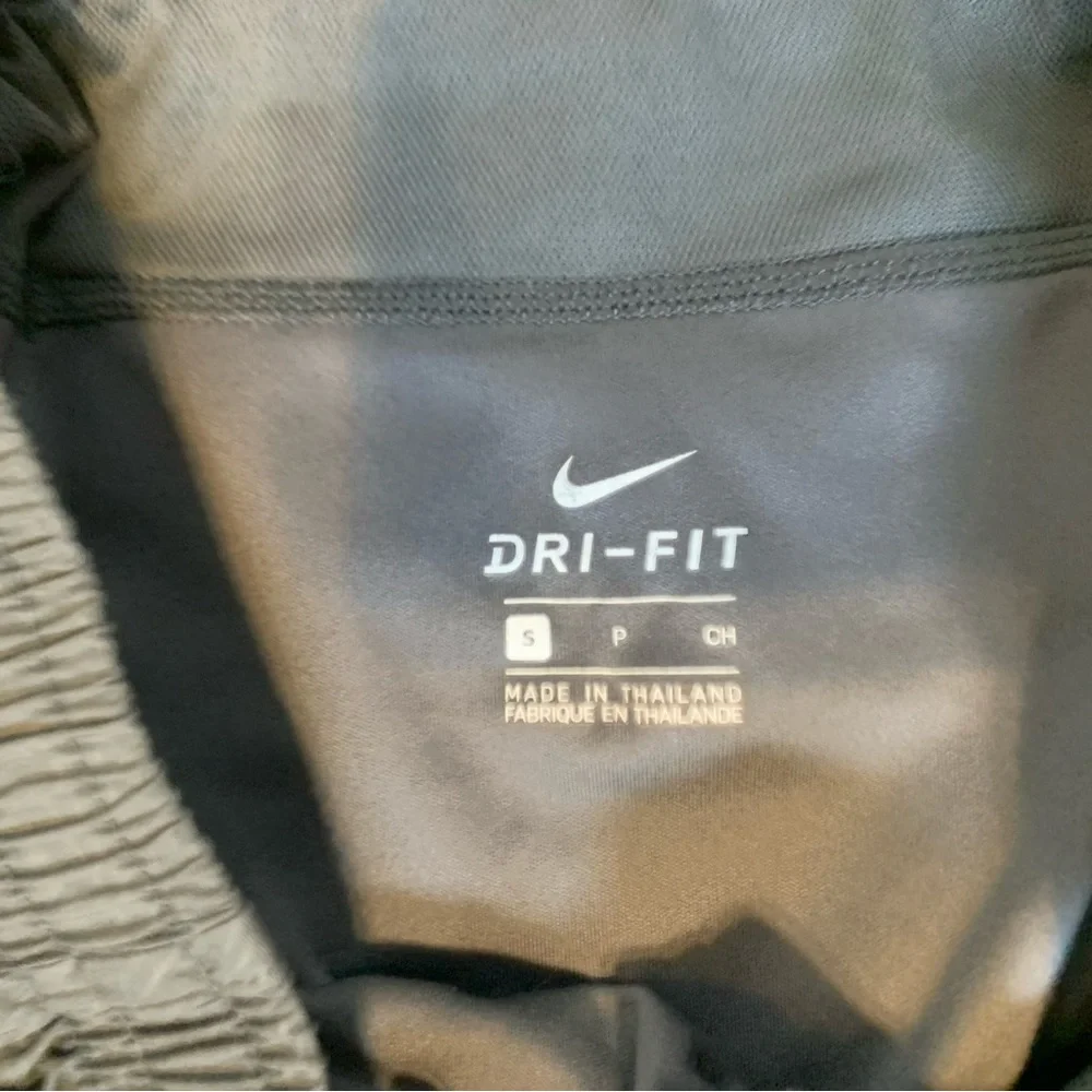 Small Nike Dry fit grey shorts - Picture 2 of 2